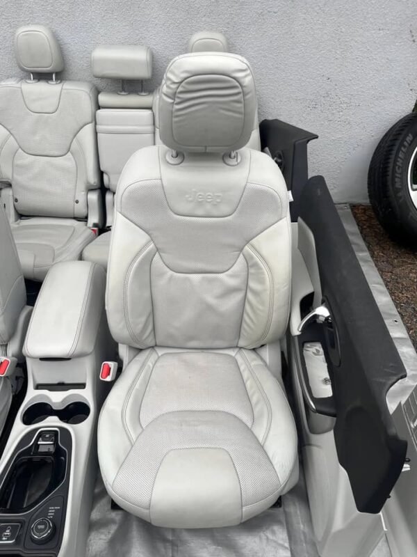 Jeep Cherokee KL Leather Seats - Image 3