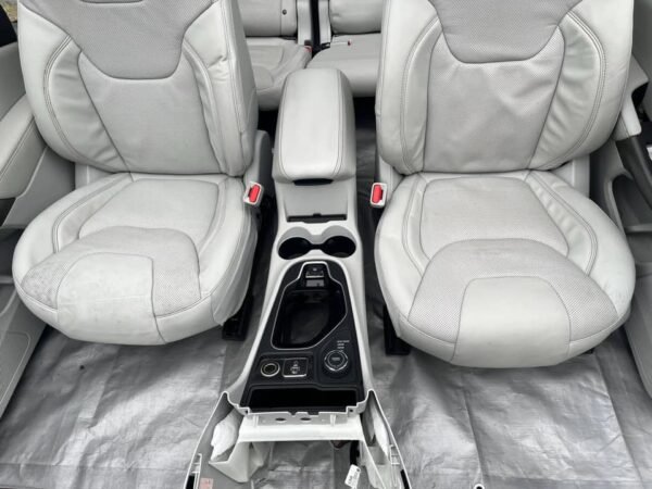 Jeep Cherokee KL Leather Seats - Image 10