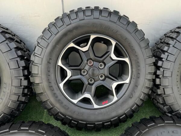 5x 2023 Jeep Rubicon 17” Rims with 255/75/17 BF KM3 - Image 3