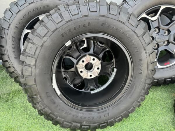 5x 2023 Jeep Rubicon 17” Rims with 255/75/17 BF KM3 - Image 6