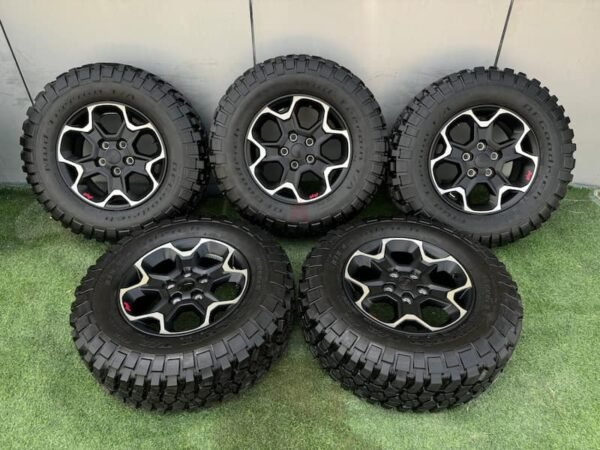 5x 2023 Jeep Rubicon 17” Rims with 255/75/17 BF KM3