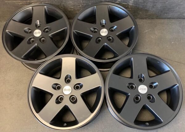 4 Jeep 5 Spoke Alloy Wheel 17x7.5 w/ Cap and Sensor